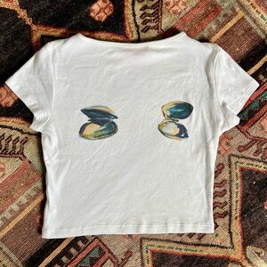 Lisa Says Gah Clams tee XS